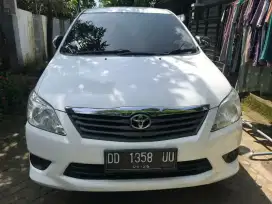 Innova E 2,0 matick