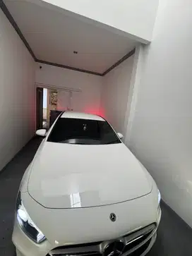 Mercedes-Benz A200 2021 Bensin
