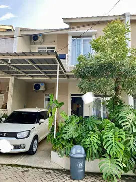 Dijual cepat rumah 2 lantai 3 kamar