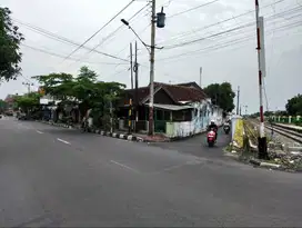 Dijual Rumah + Ruko Luas 480 M² lokasi jantung kota sukoharjo