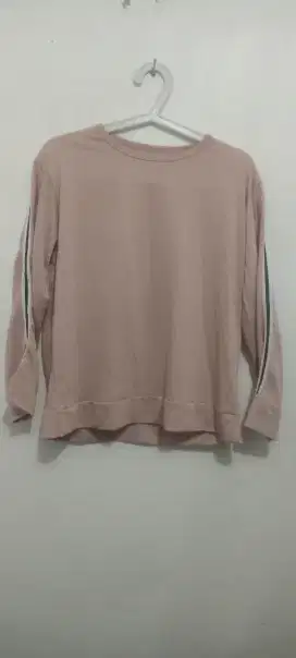 Baju olah raga cewek 1 stel ukuran m bahan kaos