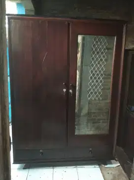 Lemari Jati Kuno Jumbo Kokoh
