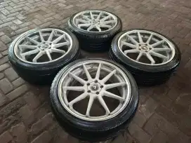 Velg Ban R20 Innova Reborn Zenix Hilux Rangga Camry Alphard Rush Voxy