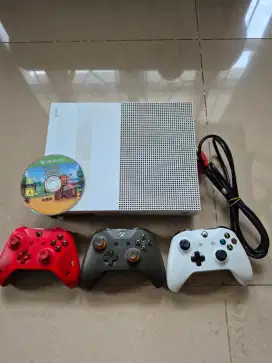 Xbox One S 1TB.