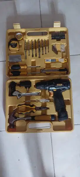 Peralatan bangunan toolkit set