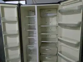 Dijual kulkas+frezeer electrolux jumbo dua pintu