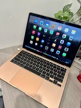 MacBook Air M1 2020 LIKE NEW!!