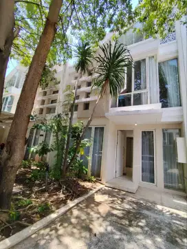Pakuwon City‼️Jual Murah Rumah 2 lantai