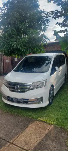 Nissan Serena 2013 LOW KM