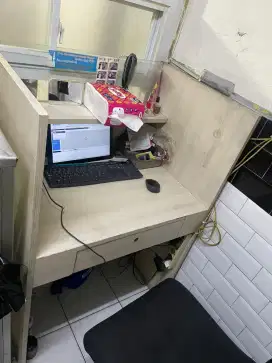 Meja kasir , kursi, etalase 150cm