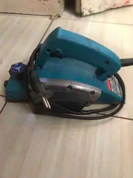 Mesin Serut Kayu Listrik