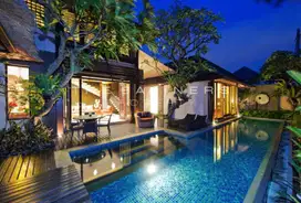 CHARMING SEMINYAK VILLA: A MODERN TROPICAL RETREAT