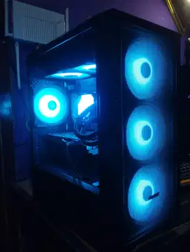 pc gaming gen 13 cakep siap game berat ( baru bbrp bulan pake )