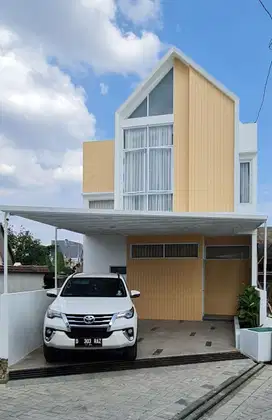 Hunian Islami Nyaman Asri Strategis 2 Lantai 3 KT 3 KM di Bandung