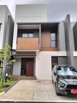 Disewakan rumah baru 3KT di Sumarecon Crown Gading  Bekasi