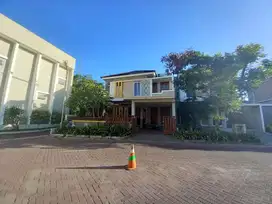 Rumah mewah 2 lantai siap huni dalam perumahan elit