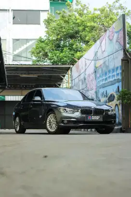 BMW F30 320i Luxury Line 2018 ( GOOD Condition)