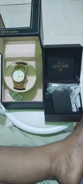 Fossil Heritage gold