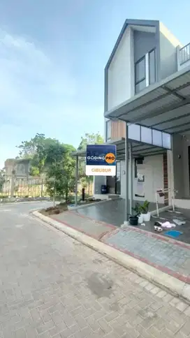 DISEWAKAN RUMAH BARU DEVELOPER DI KOTA WISATA 2 LANTAI