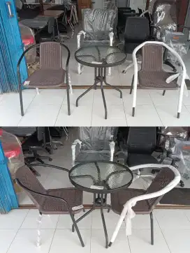SET MEJA TERAS 2 KURSI 1 MEJA