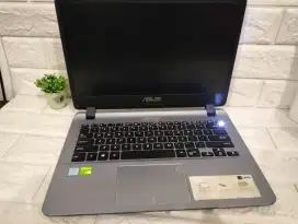 Laptop kerja game Asus x407u core i7 RAM 16 GB SSD 512/Nvidia GeForce