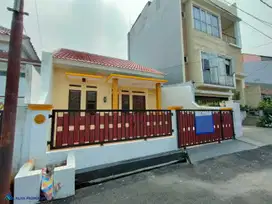JUAL RUMAH LT 100 BANGUNAN BARU DI PERUMAHAN DUKUH ZAMRUD MUSTIKAJAYA