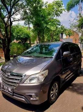 Innova 2.0 V Automatic istimewa