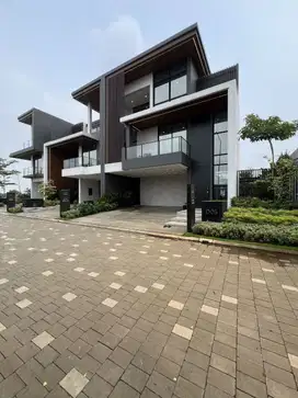 Rumah Mewah Pinggir Danau Dikota Depok