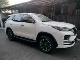 fortuner gr 2.4 matic - km 30rb Putih