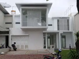 DISEWAKAN RUMAH CLUSETR MEWAH 2 LT LOKASI JL. SOEKARNO HATTA PEKANBARU