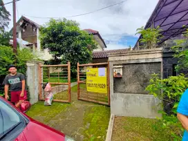 Dijual rumah tua hitung harga tanah di pinggir jalan