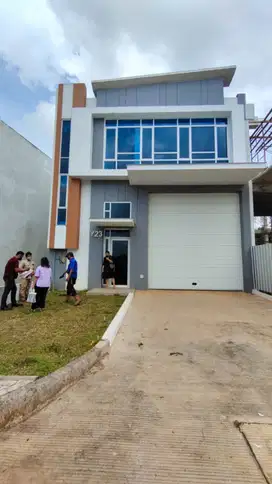 Dijual Gudang Siap Pakai Lokasi Strategis di Griya Idola