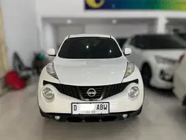 Nissan Juke RX matic tahun 2012 putih