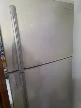 Dijual cepat Kulkas Hitachi 2 Pintu