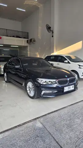 BMW 530i  Luxury 2017