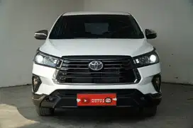 Toyota Innova Venturer diesel AT 2021 Putih