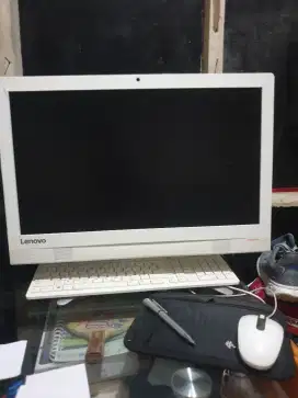 PC all in one merk Lenovo