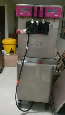 Jual mesin es krim bekas kafe sendiri
