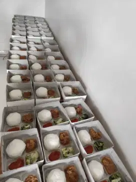 Dicari koki atau helper untuk catering