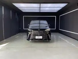BRAND NEW LEXUS LM350H Hybrid 7 Seater 2024 Graphite Black