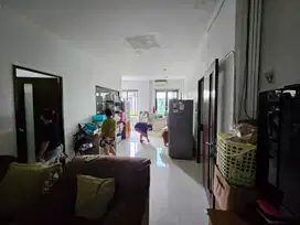 Rumah Janur Kelapa Gading 10x24 Hoek 3 Lantai jalanan Lega