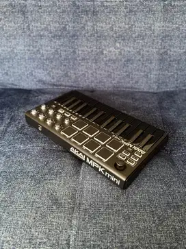[DIJUAL] AKAI MPK Mini Black Special Edition (Lengkap) + Hard Cover