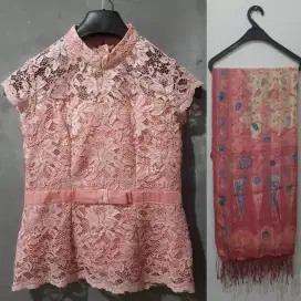 Paket Kebaya Brokat Furing Selendang Motif Batik Pink Atasan Wanita