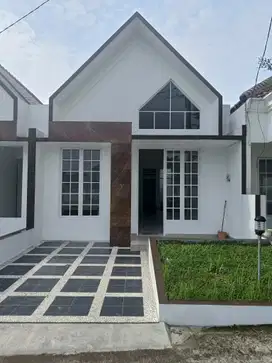 rumah baru di pemda cibinong 3 kamar siling tinggi 6 meter
