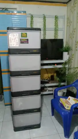 Lemari merk komet 5 susun
