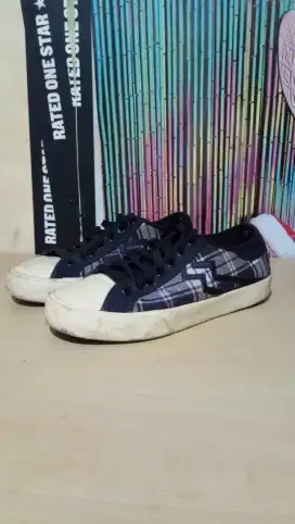 Sepatu Geoff max