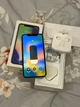 Dijual Iphone X Silver 64GB Lengkap Terdaftar