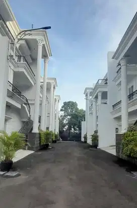 Best Deal TownHouse 3 lantai Siap Huni Hanya 5 menit ke MRT dan Tol