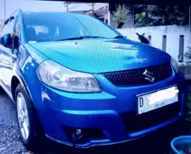 Suzuki X4 X-Over 2012/11 automatic Biru mulus
