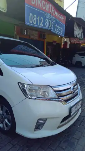 Nissan serena putih 2014